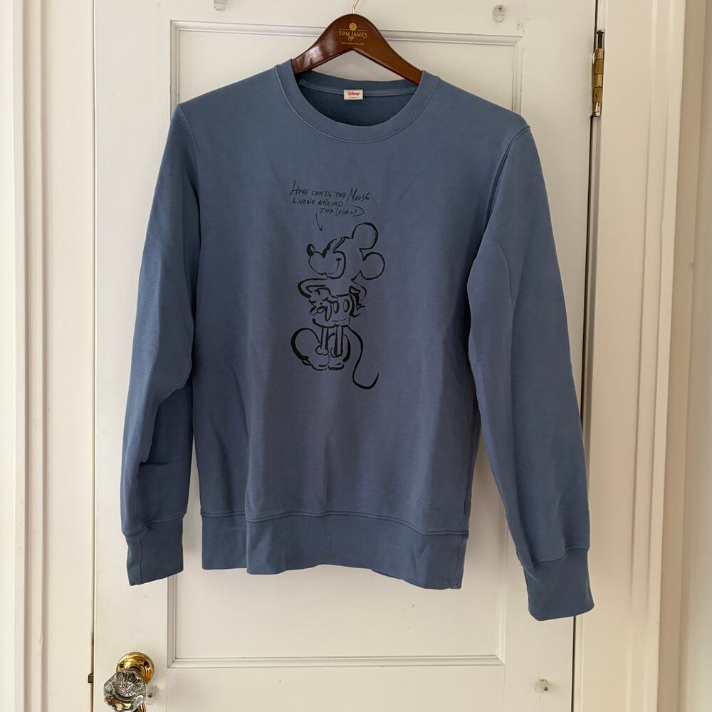 Disney Mickey Mouse Sweatshirt "Here Comes the Mouse Known Around the World" Med - Picture 3 of 7